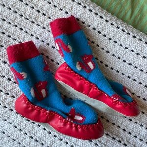 fox print Polarn O. Pyret toddler slippers/moccasins • size 24-25 • red + blue